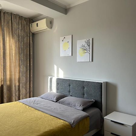 Aura On Turusbekova Street 124 Lägenhet Bishkek Exteriör bild