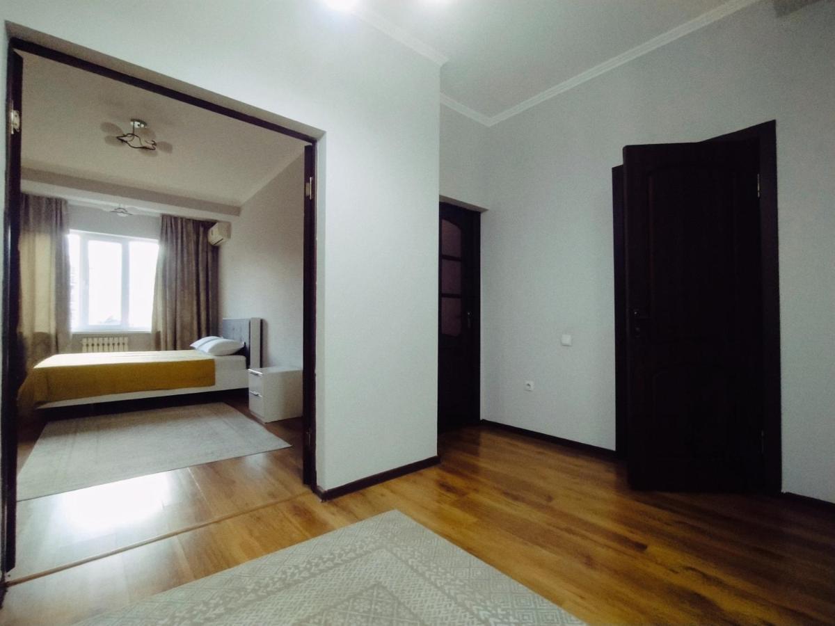 Aura On Turusbekova Street 124 Lägenhet Bishkek Exteriör bild