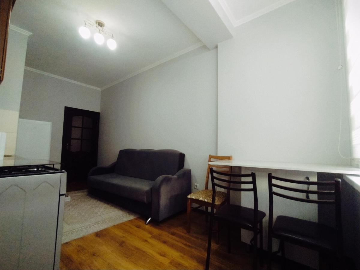Aura On Turusbekova Street 124 Lägenhet Bishkek Exteriör bild